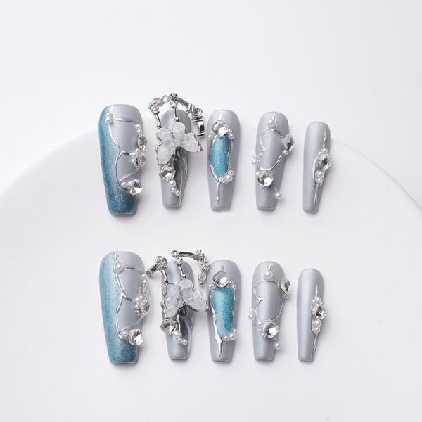 Frosted beauty with a crystal twist ❄️